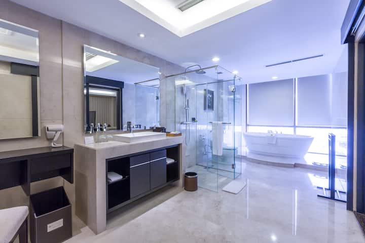 Guest room at the Wyndham Surabaya City Centre in Surabaya, Other than US/Canada