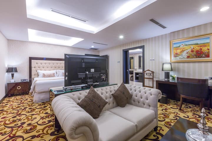 Guest room at the Wyndham Surabaya City Centre in Surabaya, Other than US/Canada
