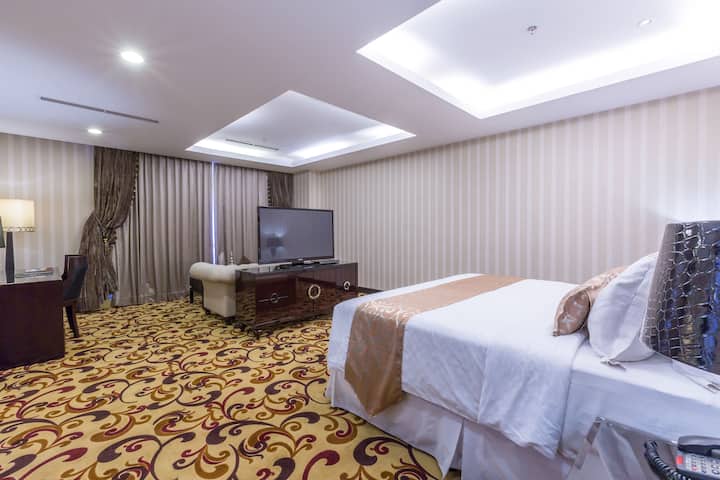 Guest room at the Wyndham Surabaya City Centre in Surabaya, Other than US/Canada