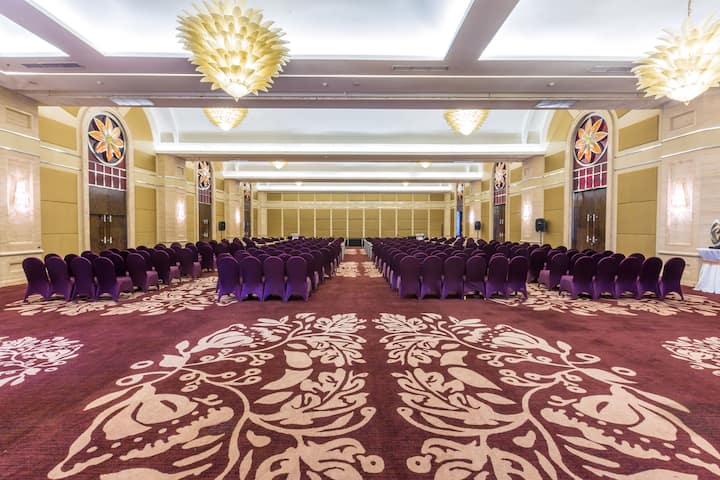 Meeting room at Wyndham Surabaya City Centre in Surabaya, Other than US/Canada