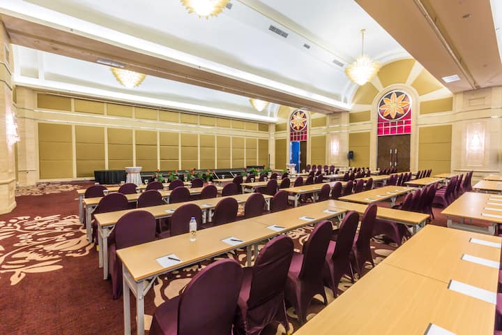 Meeting room at Wyndham Surabaya City Centre in Surabaya, Other than US/Canada