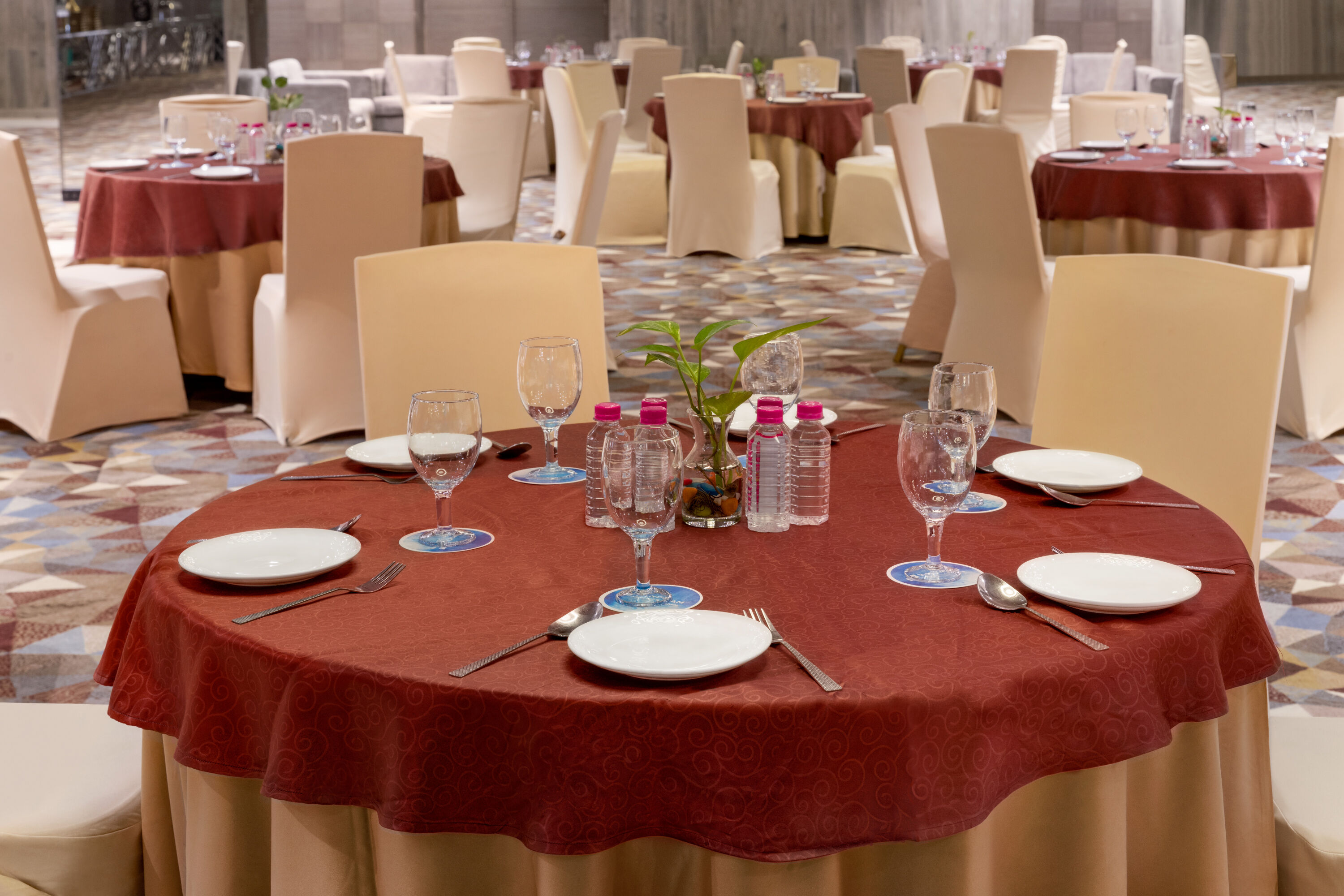 Meeting room banquet rounds at Wyndham Ahmedabad Shela in Ahmedabad, Other than US/Canada