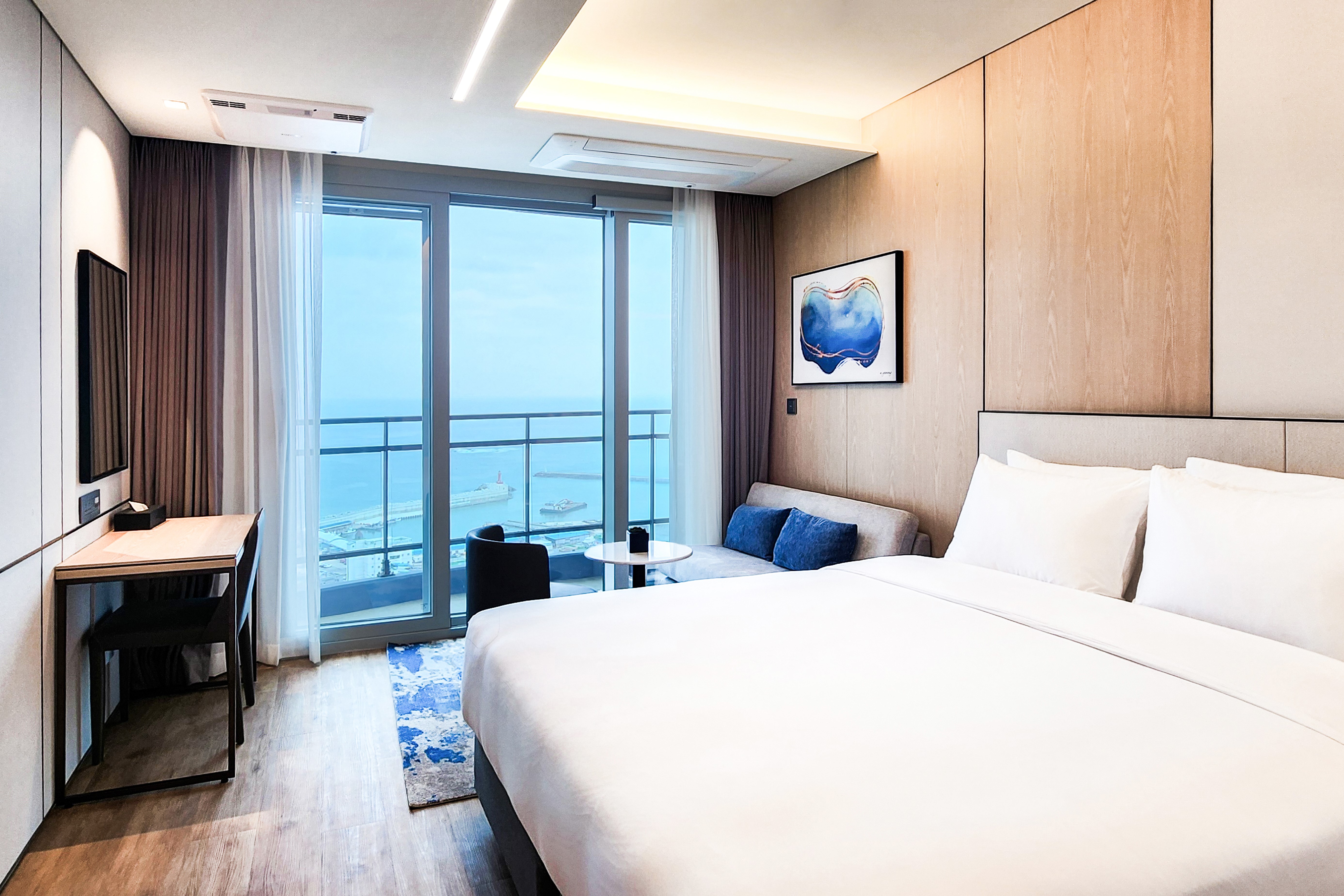 Guest room at the Wyndham Goseong Gangwon in Goseong gun, Other than US/Canada