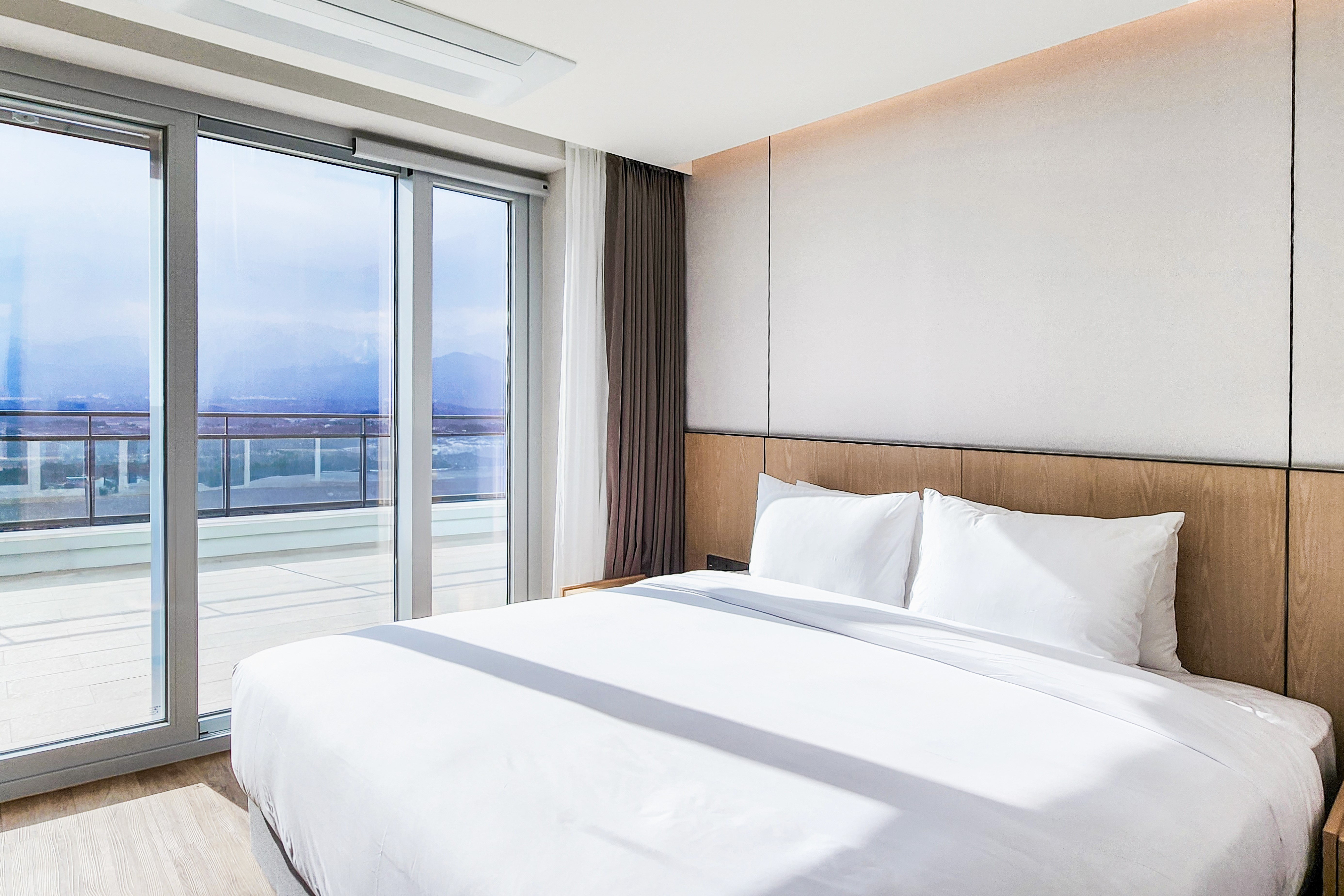 Guest room at the Wyndham Goseong Gangwon in Goseong gun, Other than US/Canada