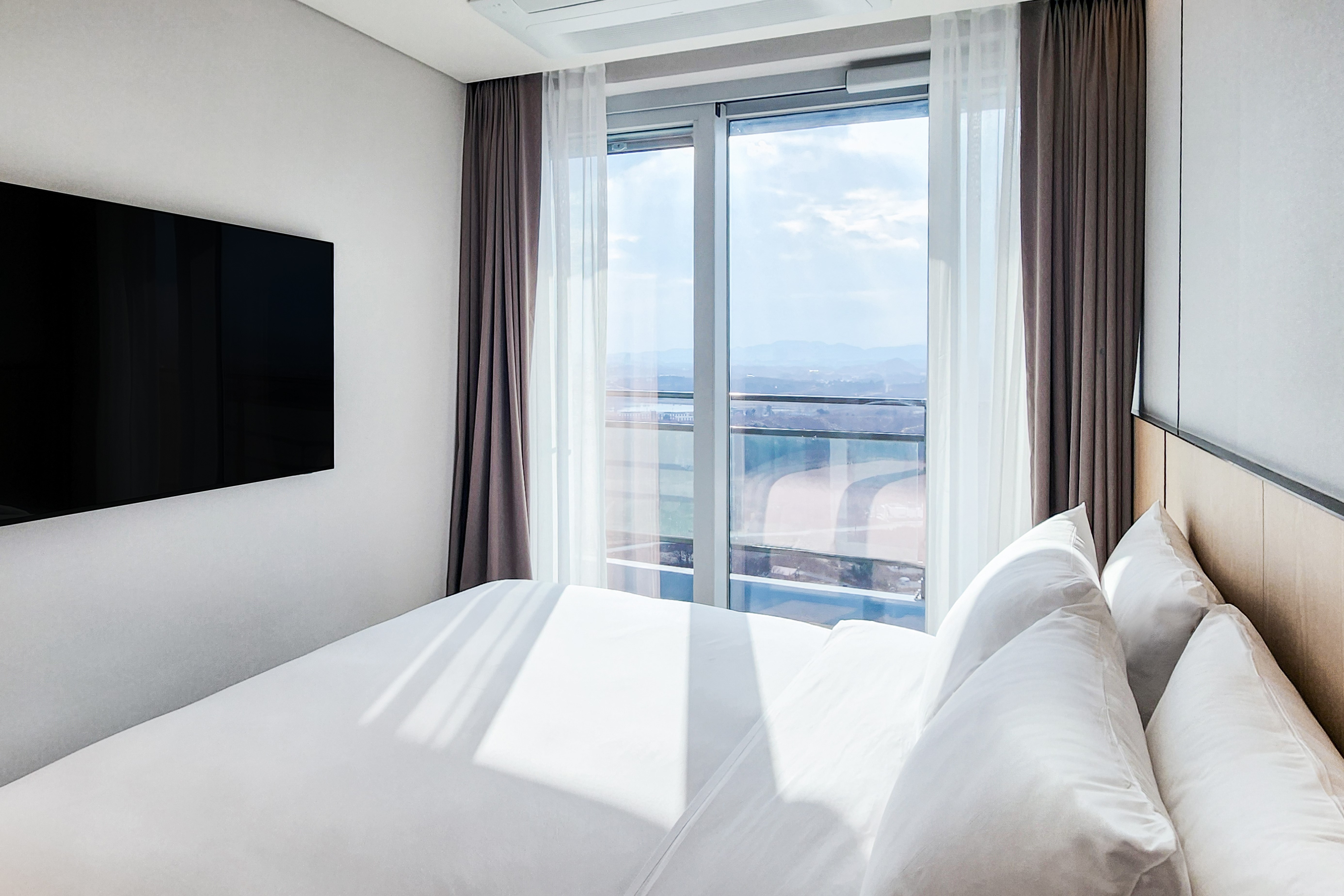 Guest room at the Wyndham Goseong Gangwon in Goseong gun, Other than US/Canada