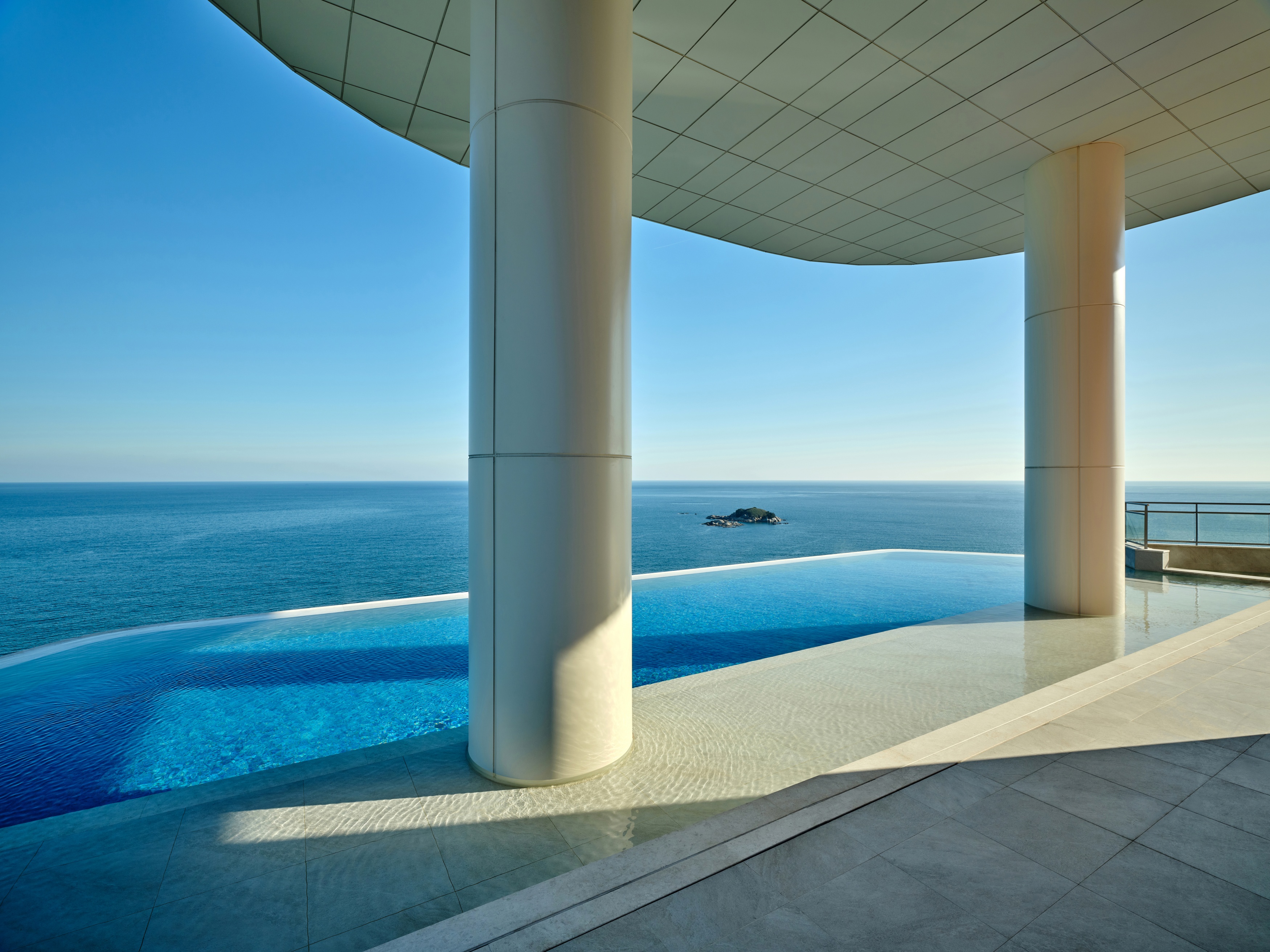 Infinity pool at the Wyndham Goseong Gangwon in Goseong gun, Other than US/Canada