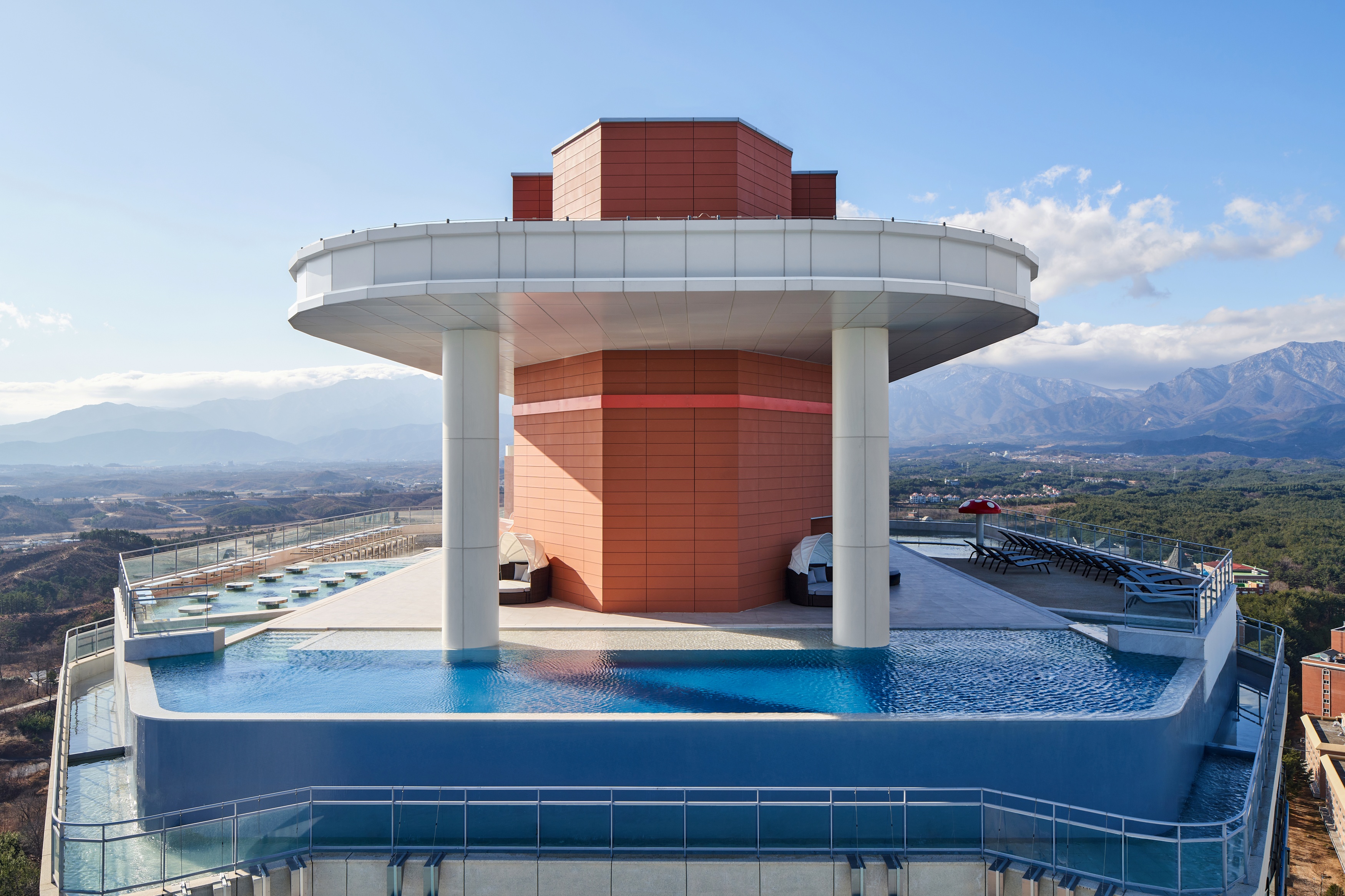 Infinity pool at the Wyndham Goseong Gangwon in Goseong gun, Other than US/Canada