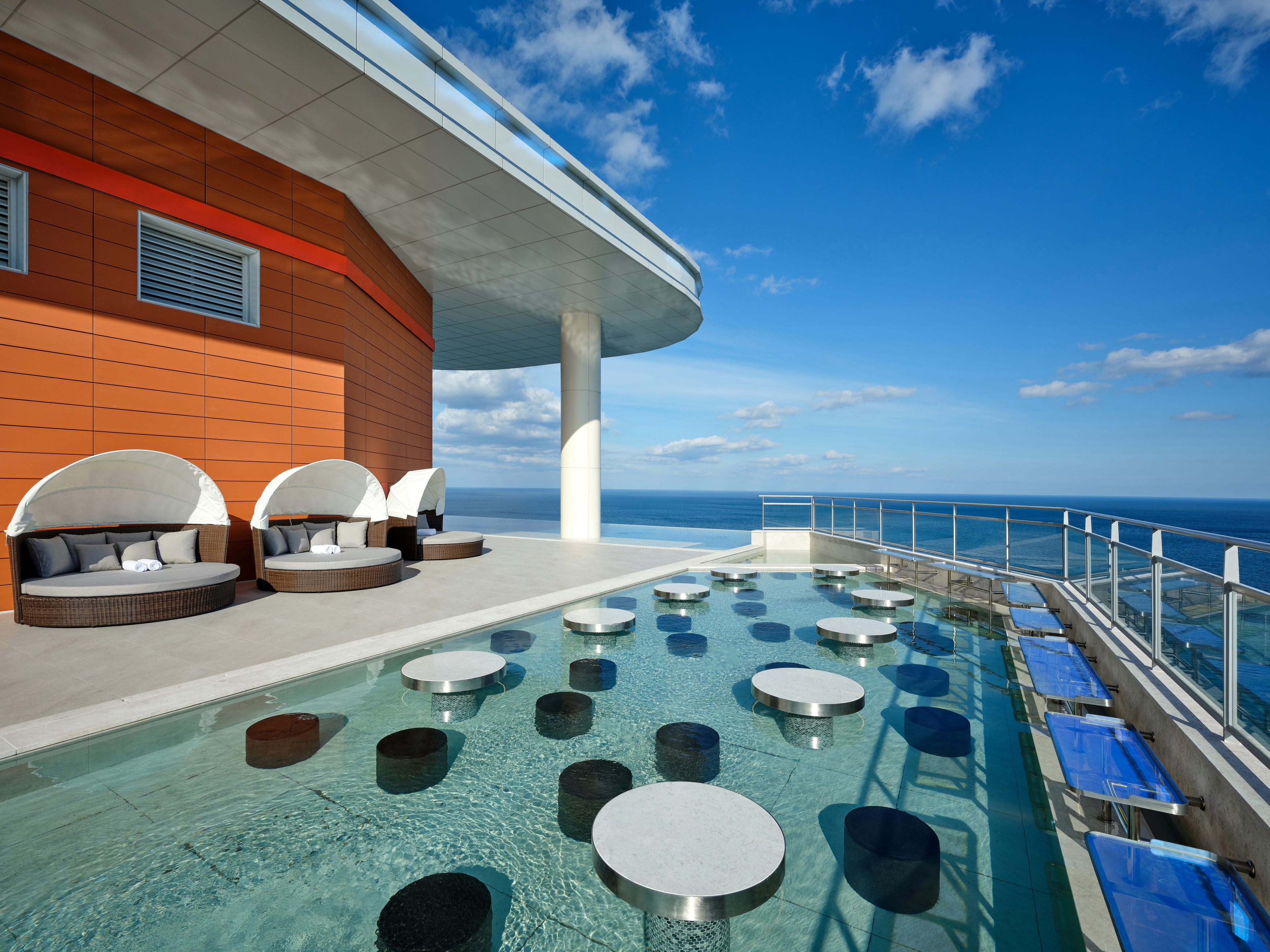 Infinity pool at the Wyndham Goseong Gangwon in Goseong gun, Other than US/Canada