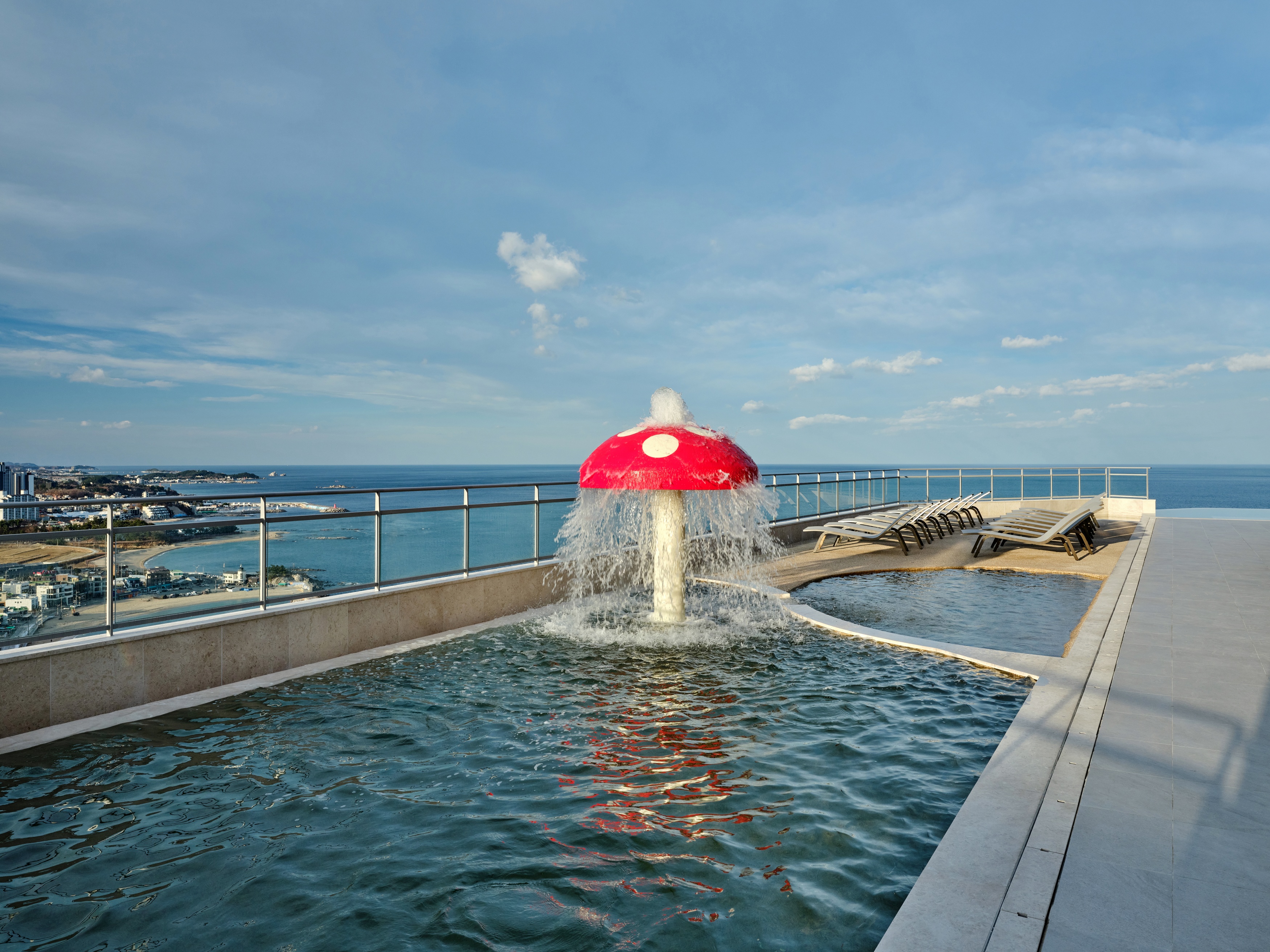 Infinity pool at the Wyndham Goseong Gangwon in Goseong gun, Other than US/Canada