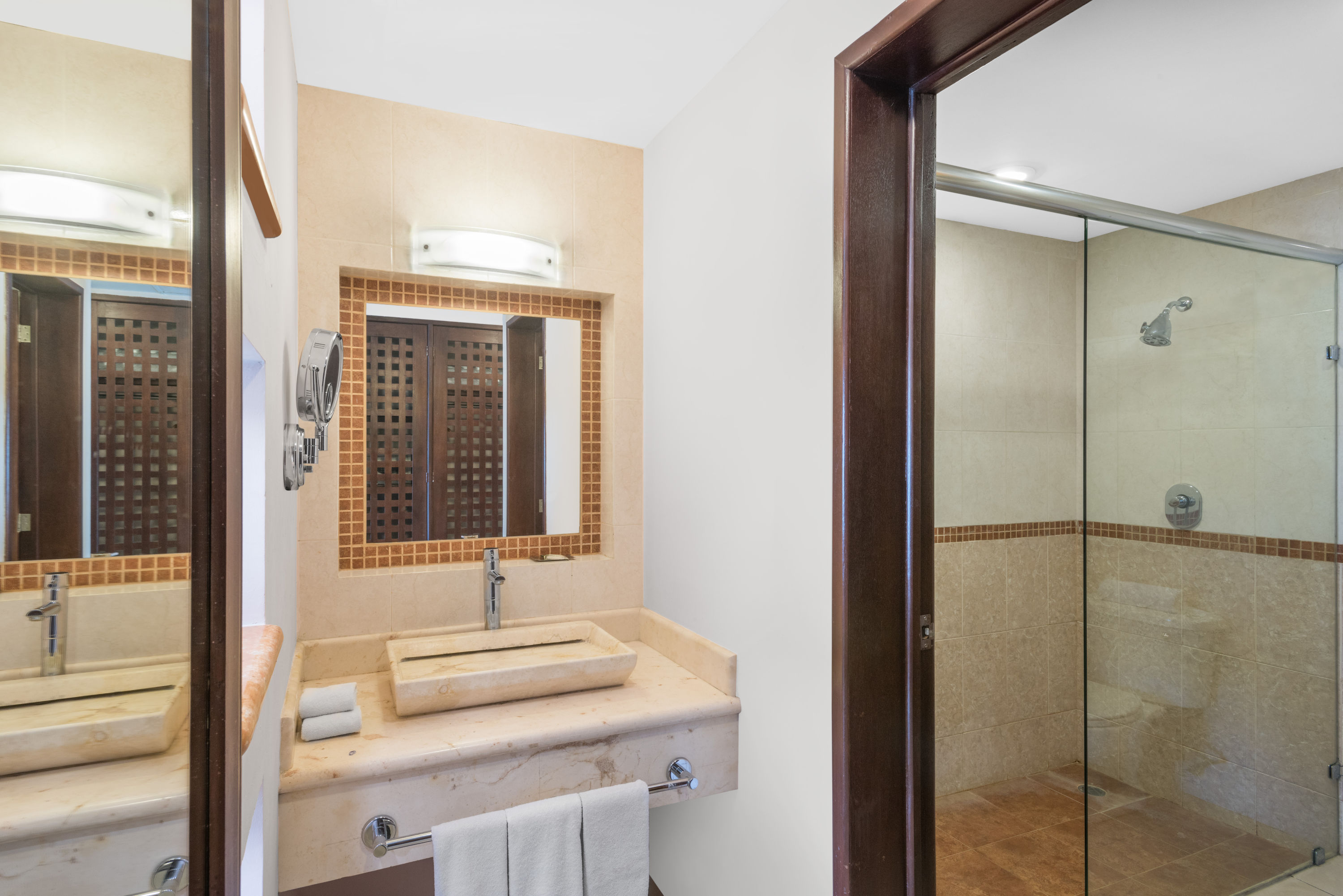 Guest room bath at the Wyndham Merida in Merida, Other than US/Canada
