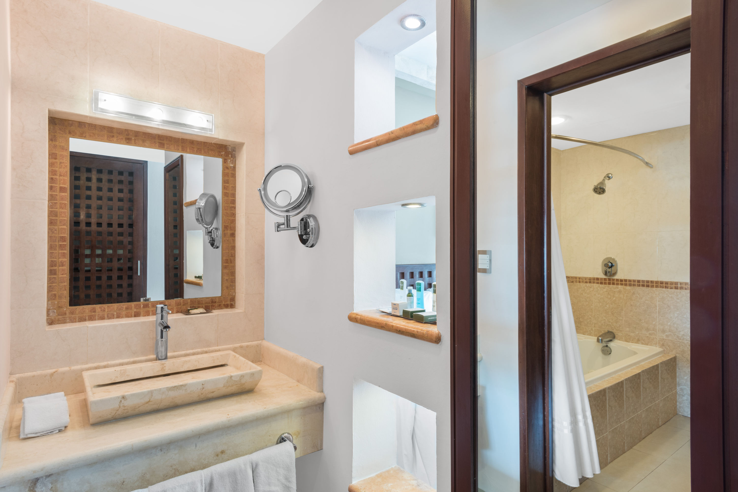 Guest room bath at the Wyndham Merida in Merida, Other than US/Canada