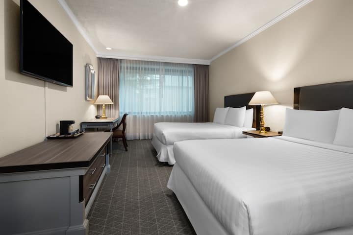 Guest room at the Wyndham Monterrey Ambassador Centro in Monterrey, Other than US/Canada