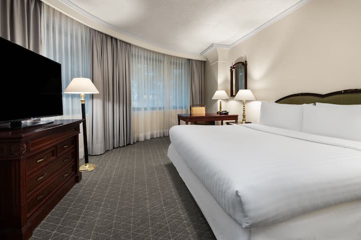 Guest room at the Wyndham Monterrey Ambassador Centro in Monterrey, Other than US/Canada
