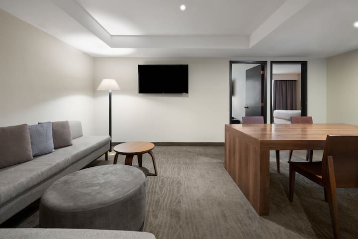 Wyndham Monterrey Ambassador Centro suite in Monterrey, Other than US/Canada