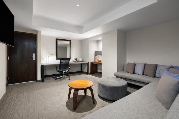 Wyndham Monterrey Ambassador Centro suite in Monterrey, Other than US/Canada