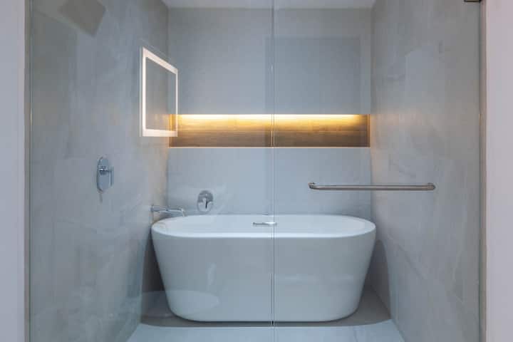 Guest room bath at the Wyndham Puebla Angelopolis in Puebla, Other than US/Canada