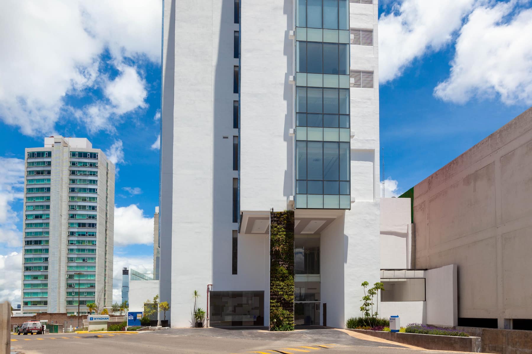 Exterior Day Image of Wyndham Puebla Angelopolis hotel in Puebla, Other than US/Canada