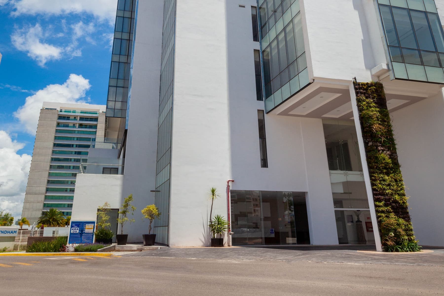 Exterior Day Image of Wyndham Puebla Angelopolis hotel in Puebla, Other than US/Canada