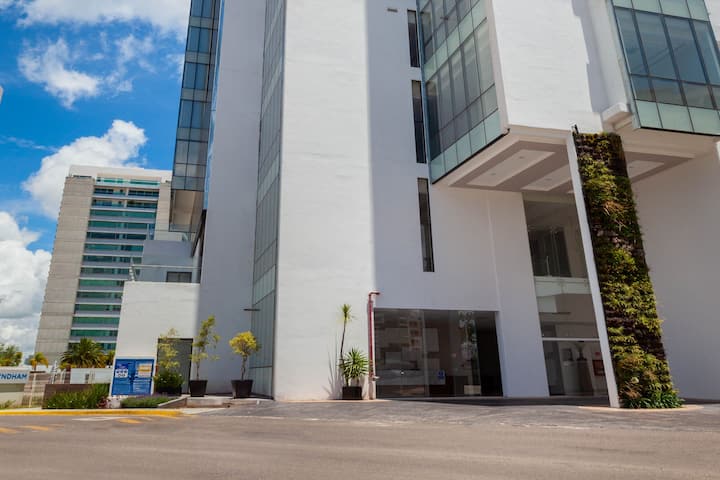 Exterior Day Image of Wyndham Puebla Angelopolis hotel in Puebla, Other than US/Canada