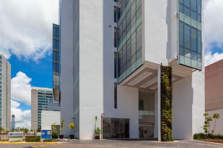 Exterior Day Image of Wyndham Puebla Angelopolis hotel in Puebla, Other than US/Canada