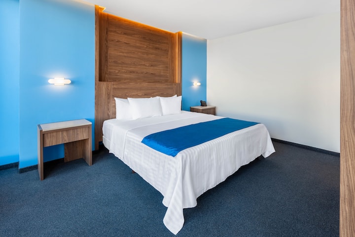 Guest room at the Wyndham Puebla Angelopolis in Puebla, Other than US/Canada