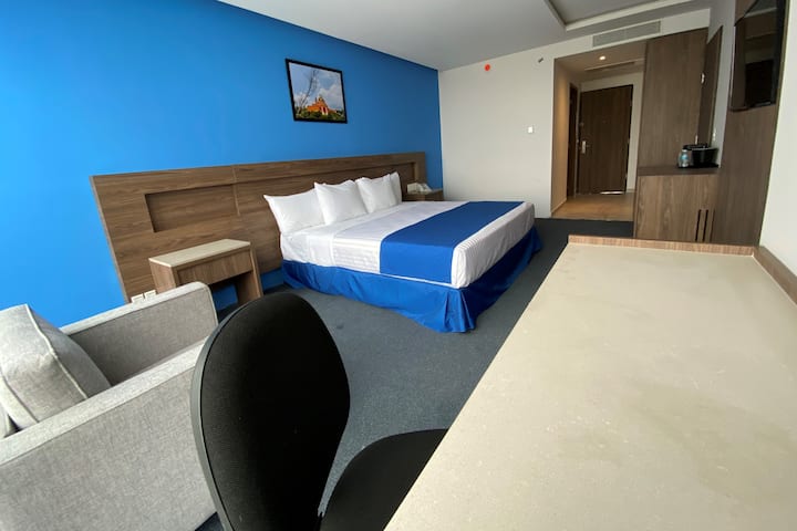 Guest room at the Wyndham Puebla Angelopolis in Puebla, Other than US/Canada