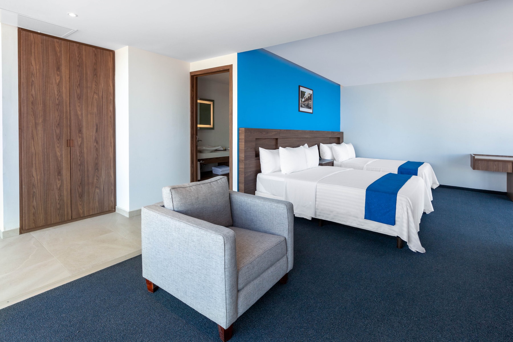Guest room at the Wyndham Puebla Angelopolis in Puebla, Other than US/Canada