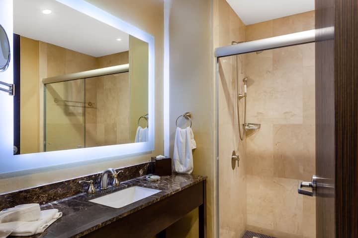 Guest room bath at the Wyndham Torreon in Torreon, Other than US/Canada