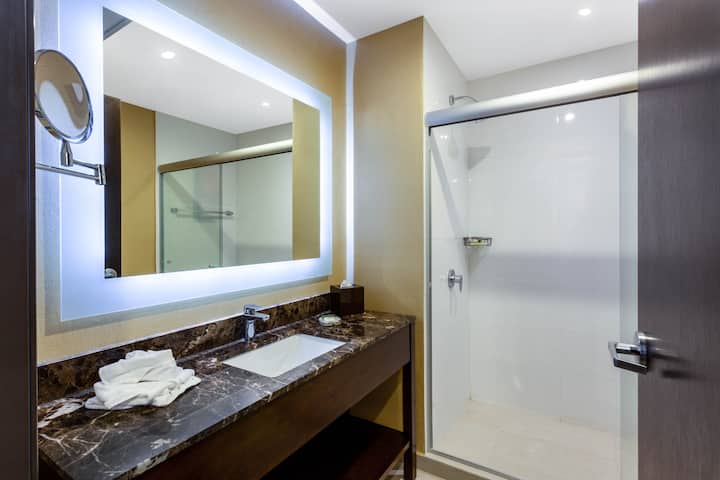 Guest room bath at the Wyndham Torreon in Torreon, Other than US/Canada