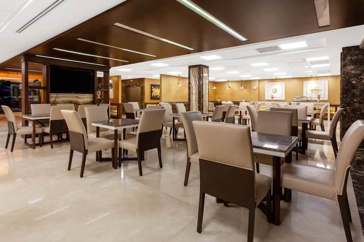Free breakfast at Wyndham Torreon in Torreon, Other than US/Canada