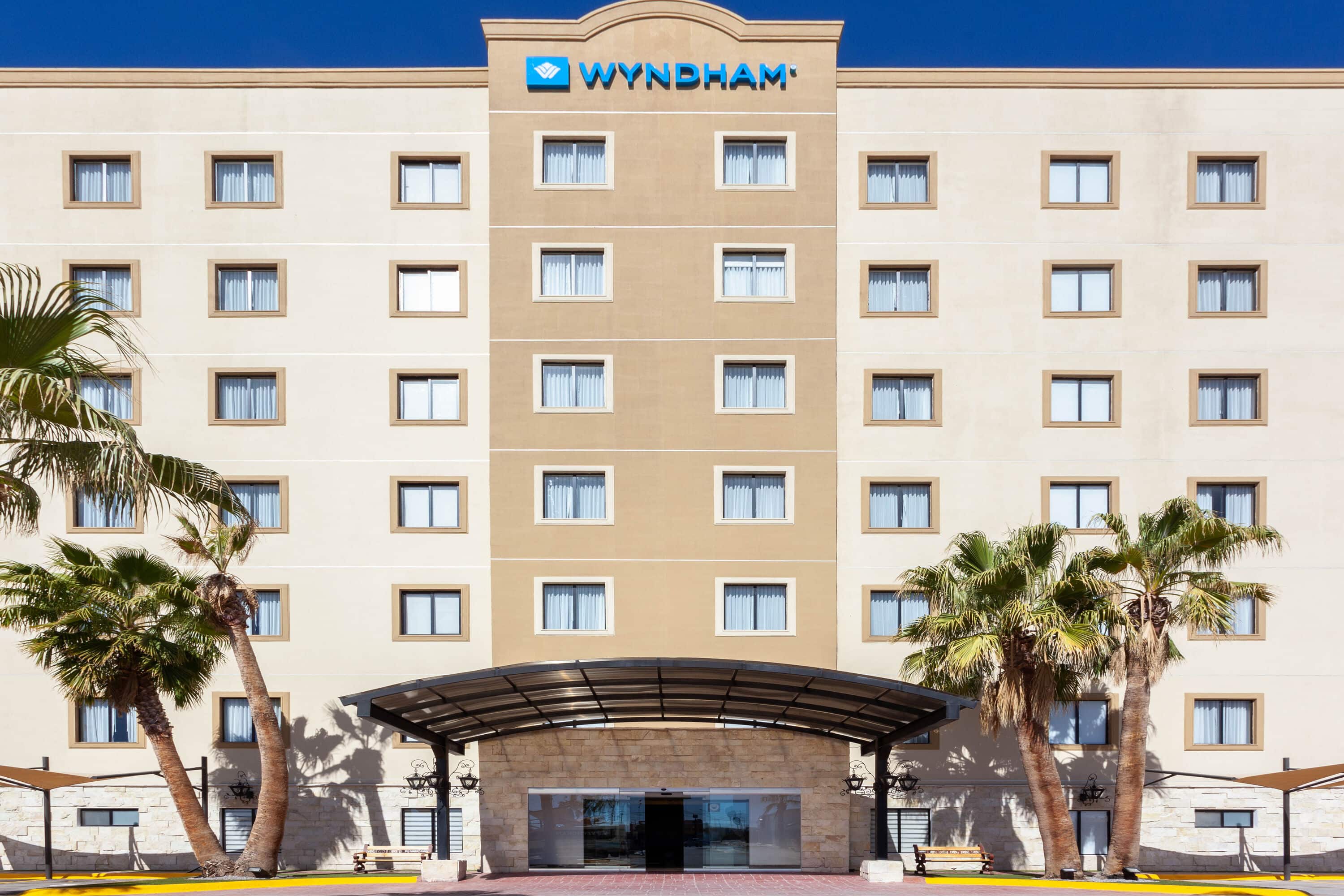 Hotel wyndham shop