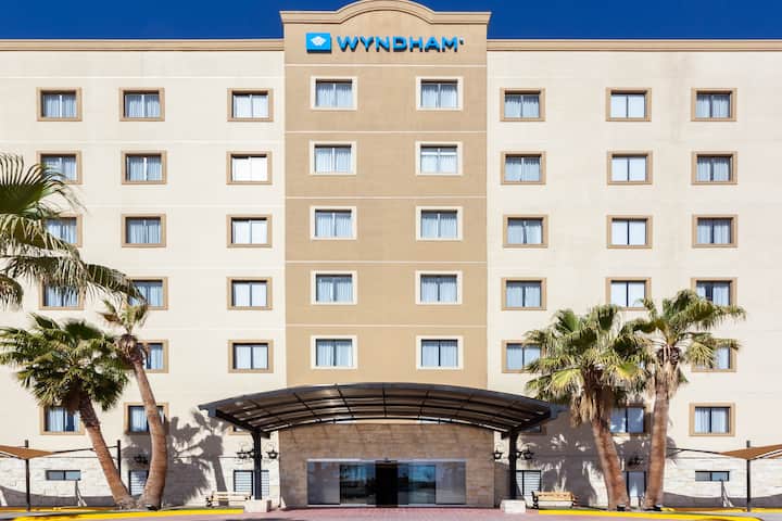 Exterior Day Image of Wyndham Torreon hotel in Torreon, Other than US/Canada