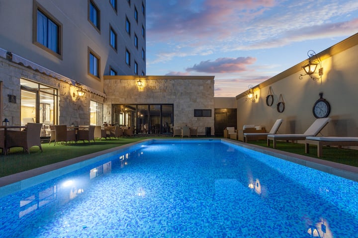 Pool night image at the Wyndham Torreon in Torreon, Other than US/Canada