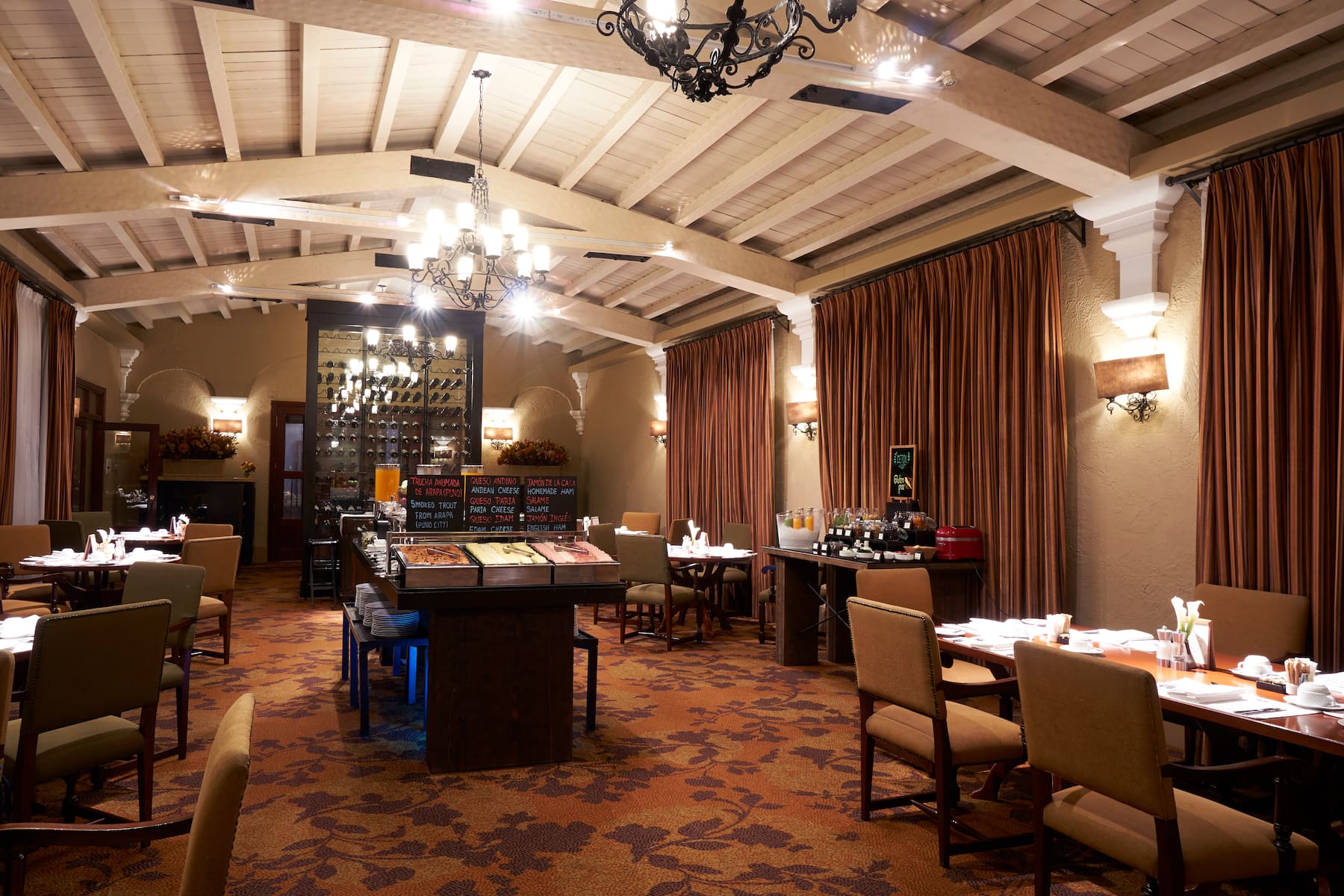 Wyndham Costa del Sol Arequipa restaurant in Arequipa, Other than US/Canada