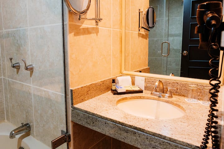 Guest room bath at the Wyndham Costa del Sol Cajamarca in Cajamarca, Other than US/Canada