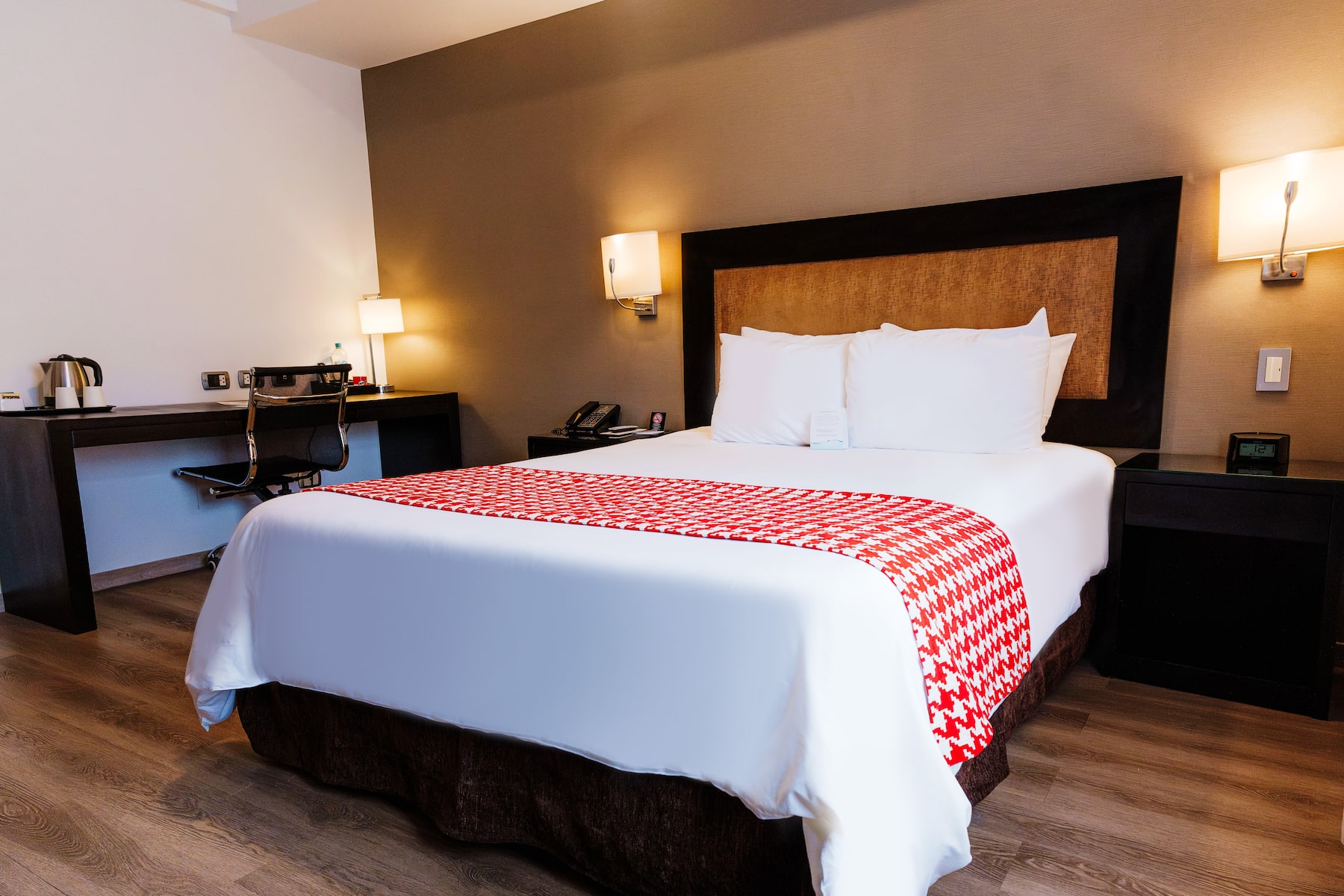 King bed guest room at the Wyndham Costa del Sol Cajamarca in Cajamarca, Other than US/Canada