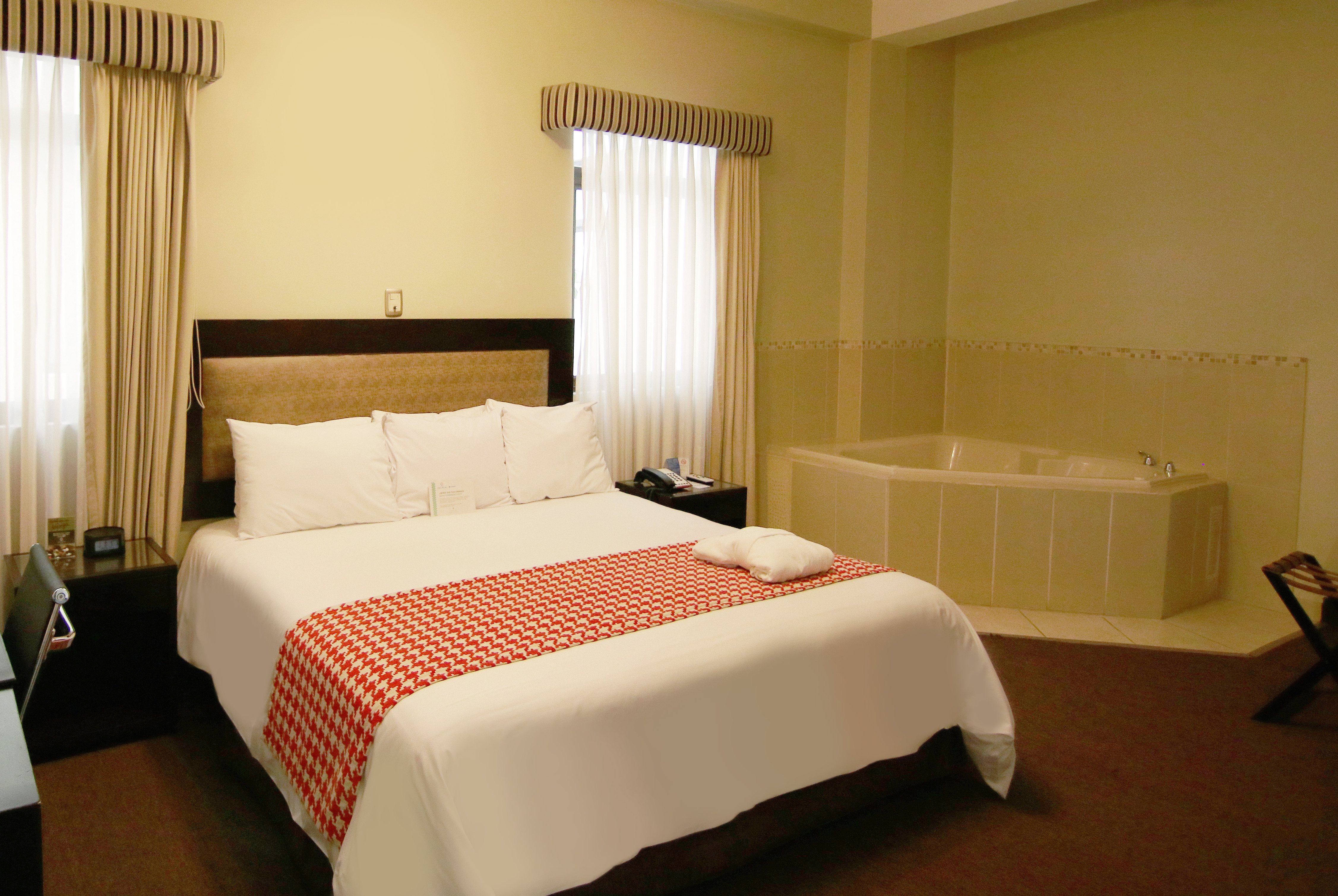 Wyndham Costa del Sol Cajamarca hot tub suite in Cajamarca, Other than US/Canada