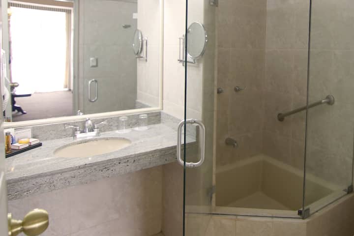 Guest room bath at the Wyndham Costa del Sol Cajamarca in Cajamarca, Other than US/Canada