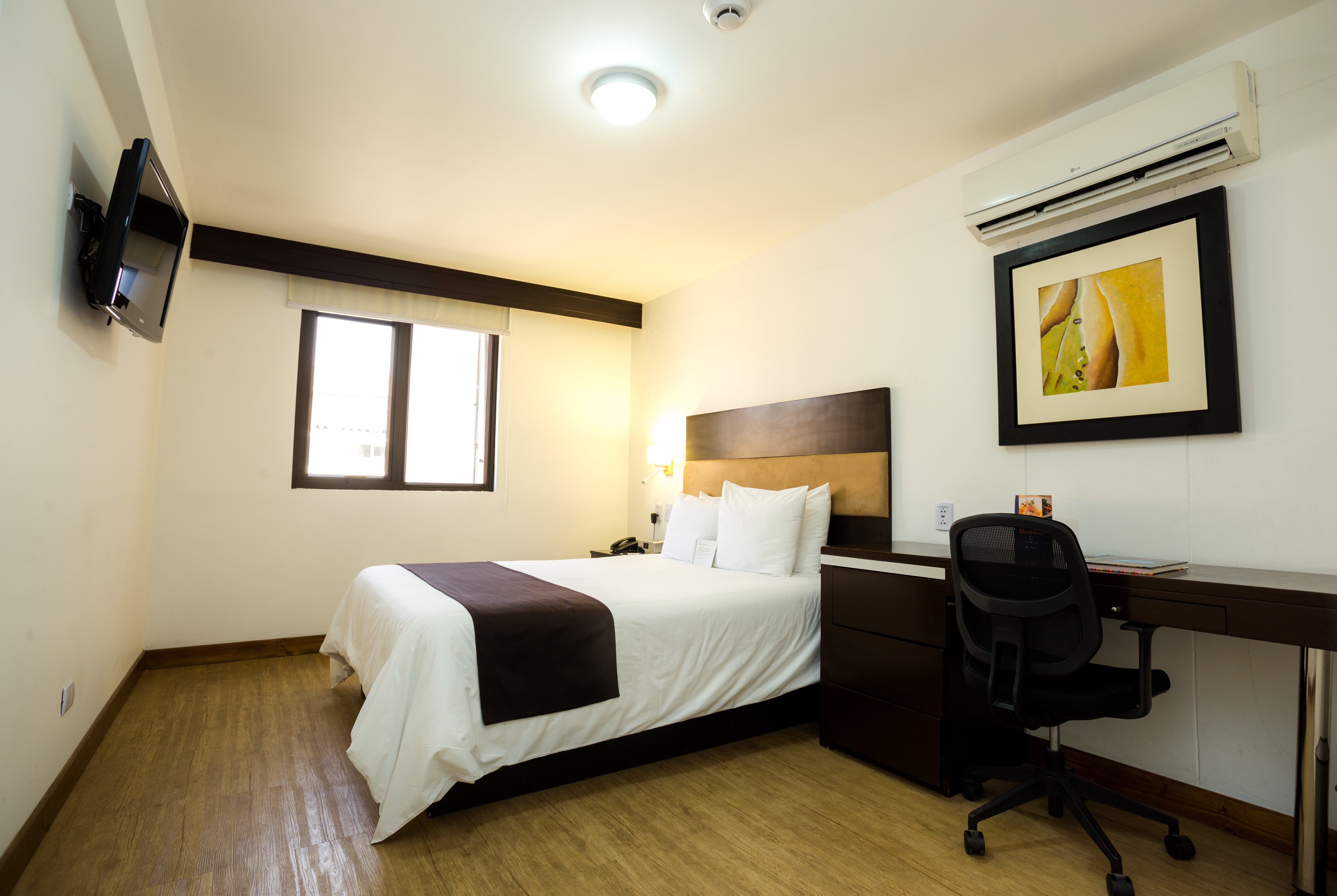 Double bed guest room at the Wyndham Costa del Sol Chiclayo in Chiclayo, Other than US/Canada