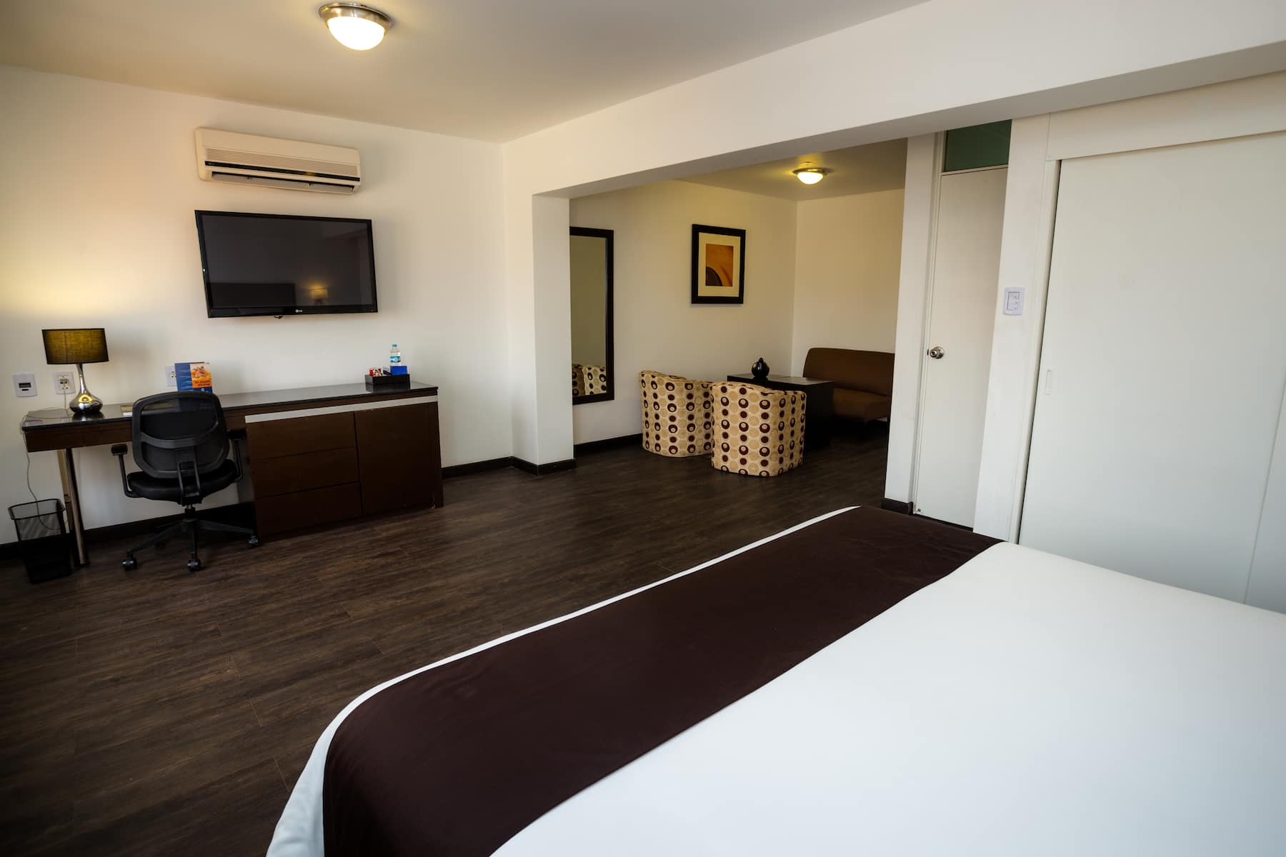 King bed guest room at the Wyndham Costa del Sol Chiclayo in Chiclayo, Other than US/Canada