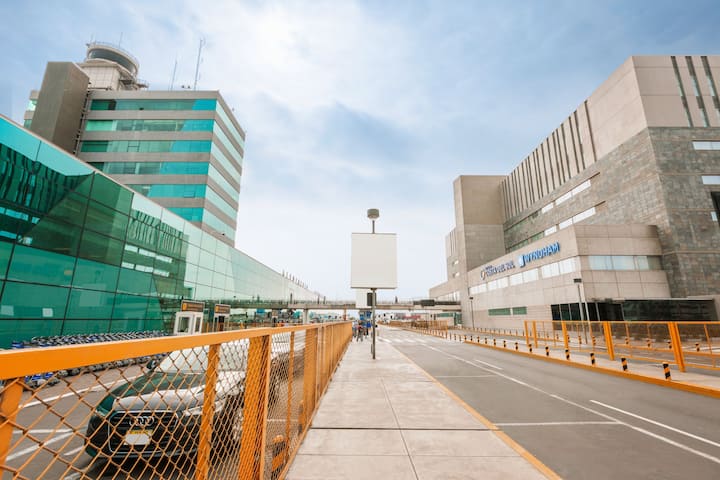 Exterior of Wyndham Costa del Sol Lima Airport hotel in Lima, Other than US/Canada