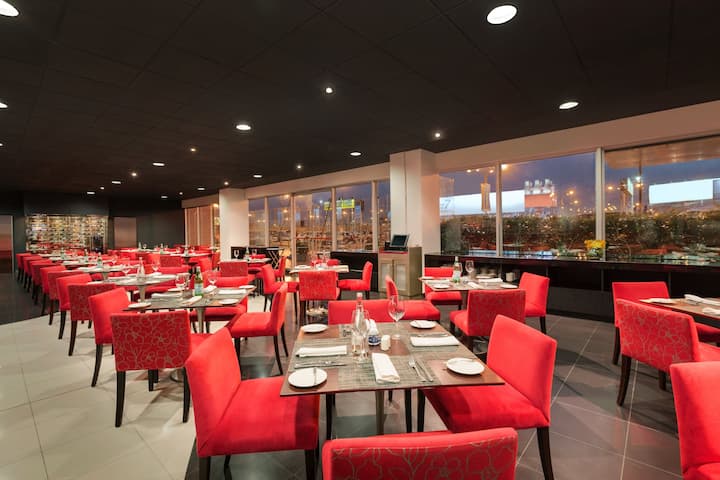 Wyndham Costa del Sol Lima Airport restaurant in Lima, Other than US/Canada