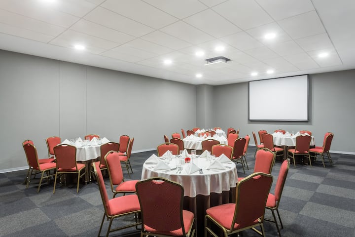 Wyndham Costa del Sol Lima City ballroom banquet rounds in Lima, Other than US/Canada