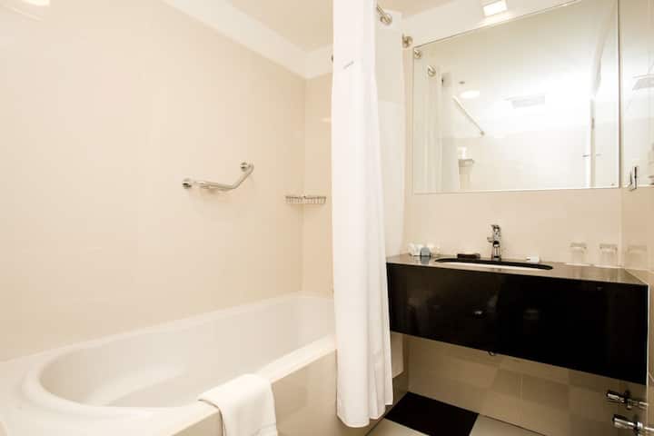 Guest room bath at the Wyndham Costa del Sol Lima City in Lima, Other than US/Canada
