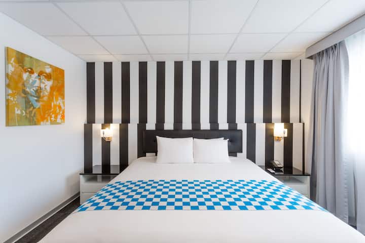 Guest room at the Wyndham Costa del Sol Lima City in Lima, Other than US/Canada