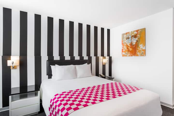 Guest room at the Wyndham Costa del Sol Lima City in Lima, Other than US/Canada