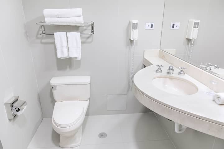 Guest room bath at the Wyndham Costa del Sol Piura in Piura, Other than US/Canada