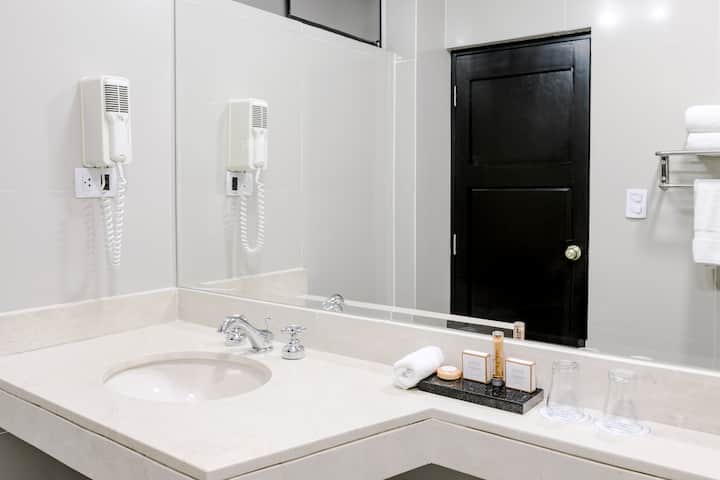 Guest room bath at the Wyndham Costa del Sol Piura in Piura, Other than US/Canada