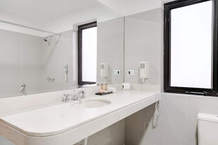 Guest room bath at the Wyndham Costa del Sol Piura in Piura, Other than US/Canada