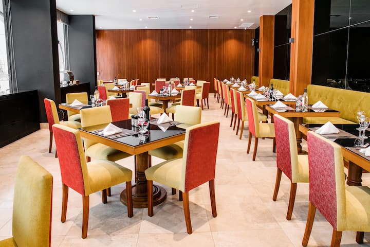 Wyndham Costa del Sol Piura restaurant in Piura, Other than US/Canada